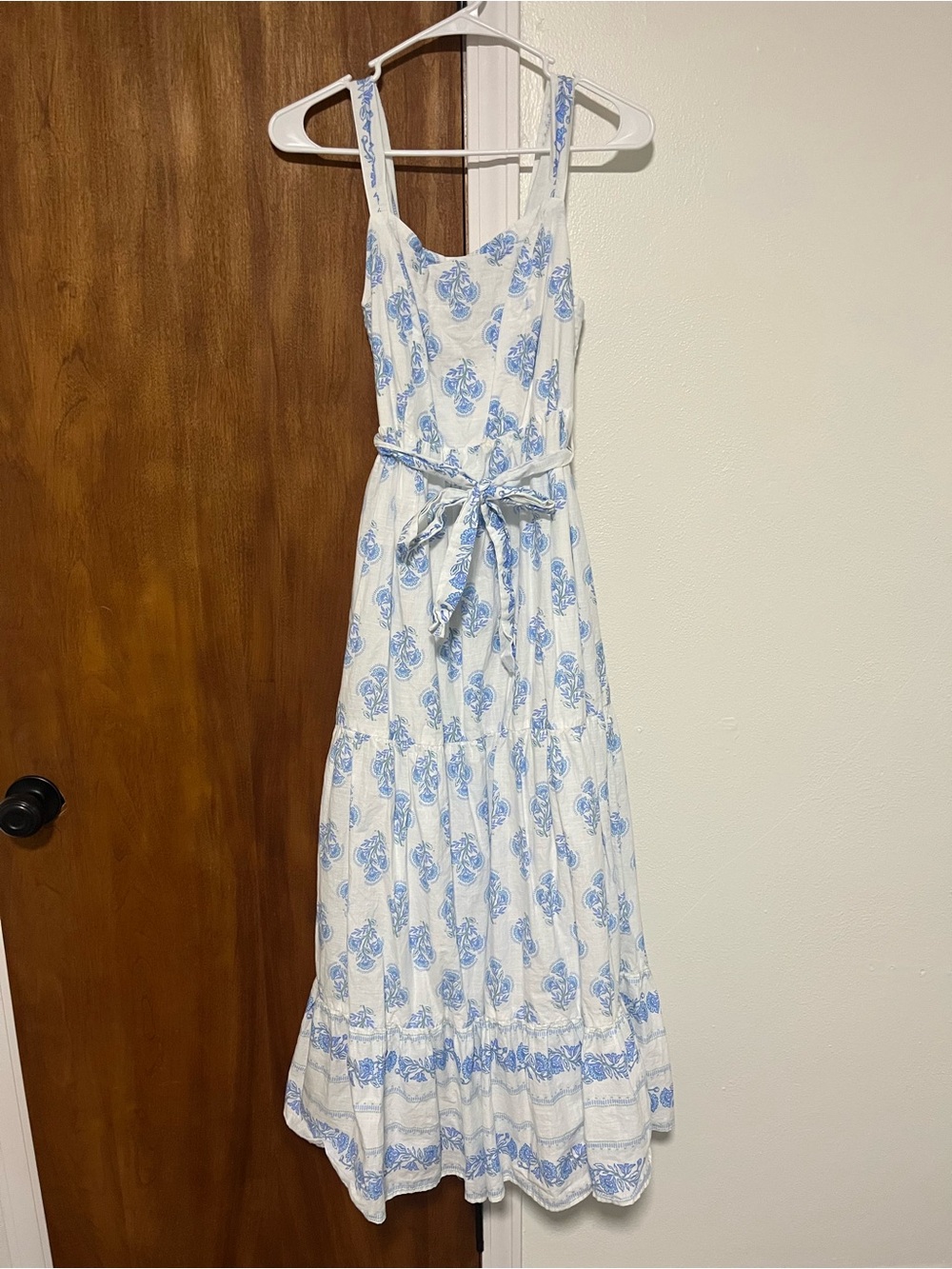 Haute Hippie Style Block Print Border Maxi Dress White Blue Cotton Tiered Size 4